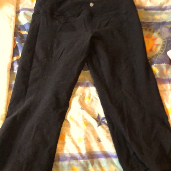 Short reversible leggings from lululemon - Picture 2 of 2